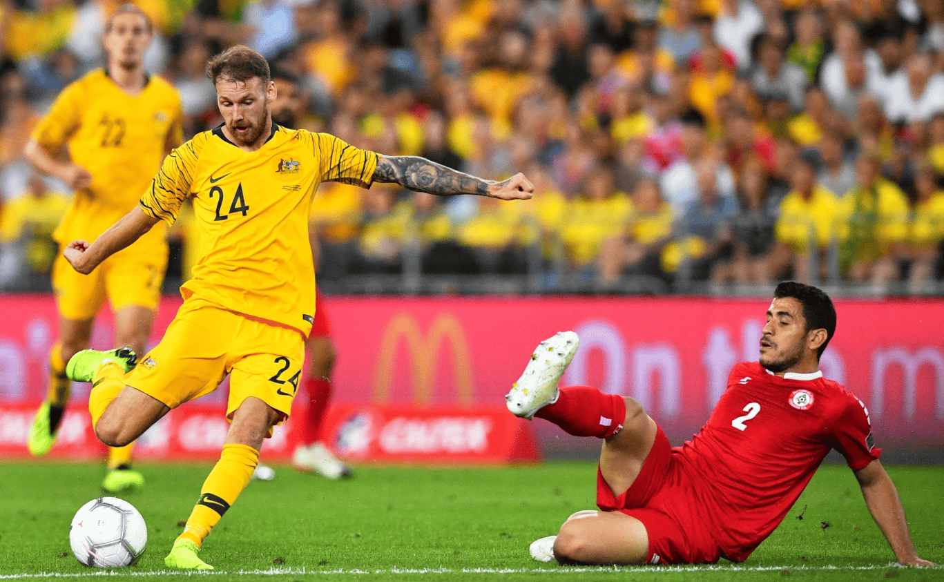 勇士赢 太阳输 NBA排行榜更新 西部乱作一团 4到8名只差2.5场 太阳落山.